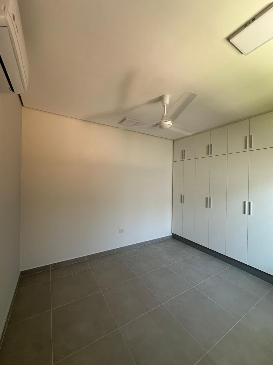 Alquiler: Dúplex moderno con quincho y patio – a minutos del eje corporativo, foto 3
