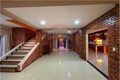 Casa-Venta-PY Itapúa Encarnación Calle Carlos Hrase — foto 2