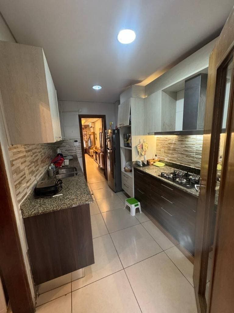 Casa pareada en lambare zona peron, foto 2