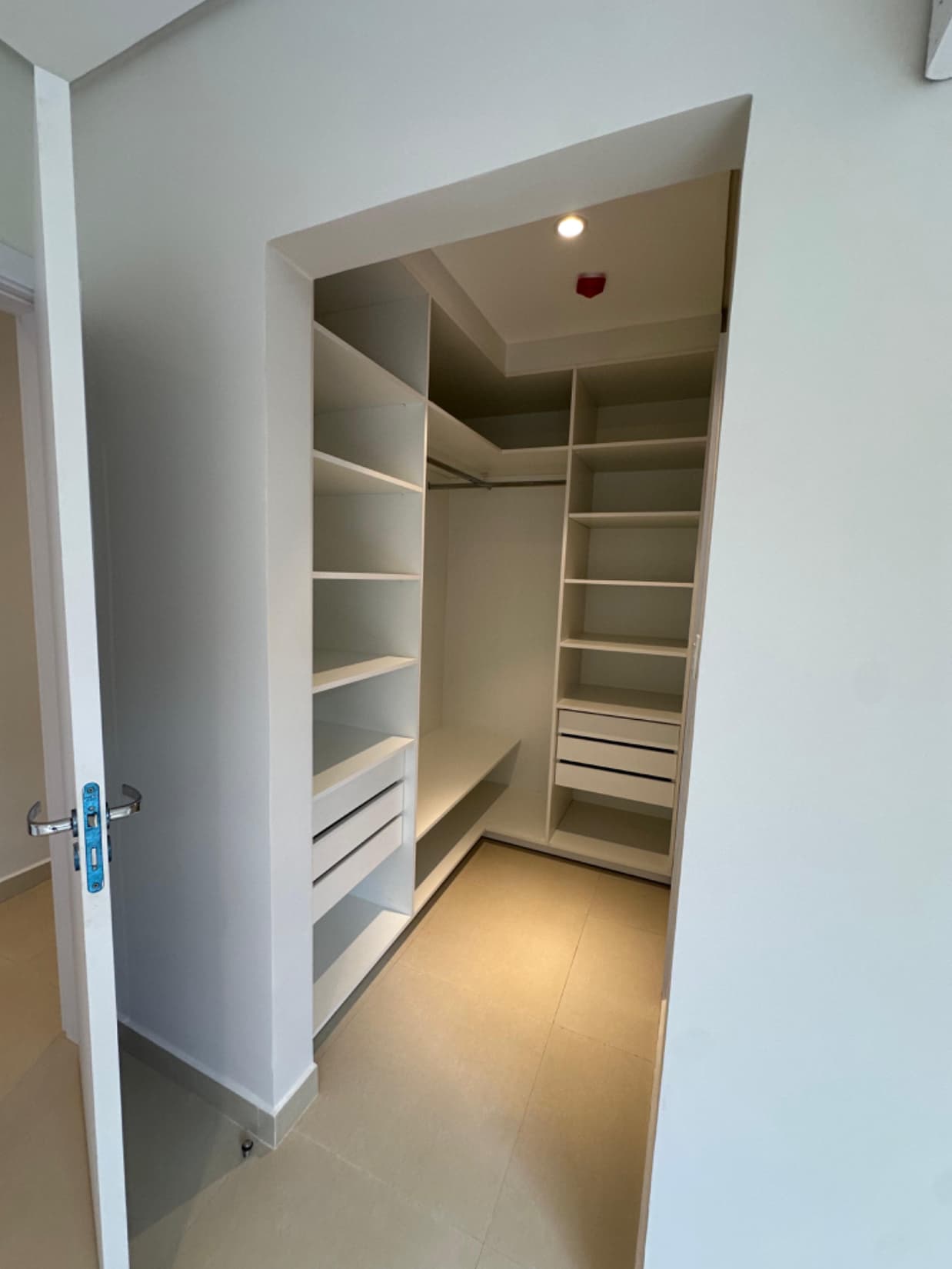 En Venta Departamento De 3 Dormitorios En Carmelitas, foto 5