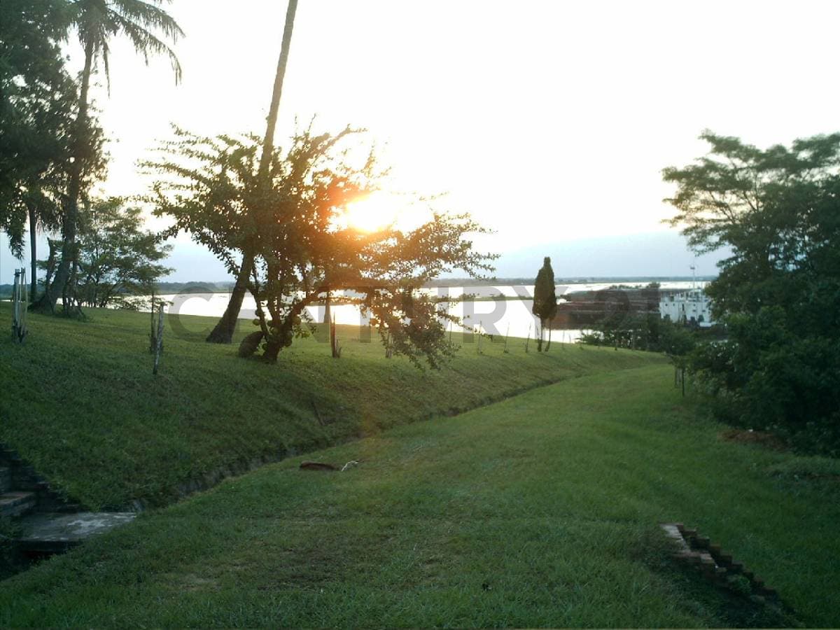 EN VENTA – Terreno De 52.339 m² Con Costa Sobre El Río Paraguay En Lambaré, foto 1