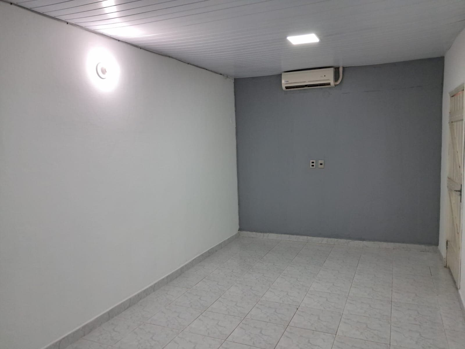 Showroom - Alquiler - Villa Elisa, Central, Paraguay, foto 4