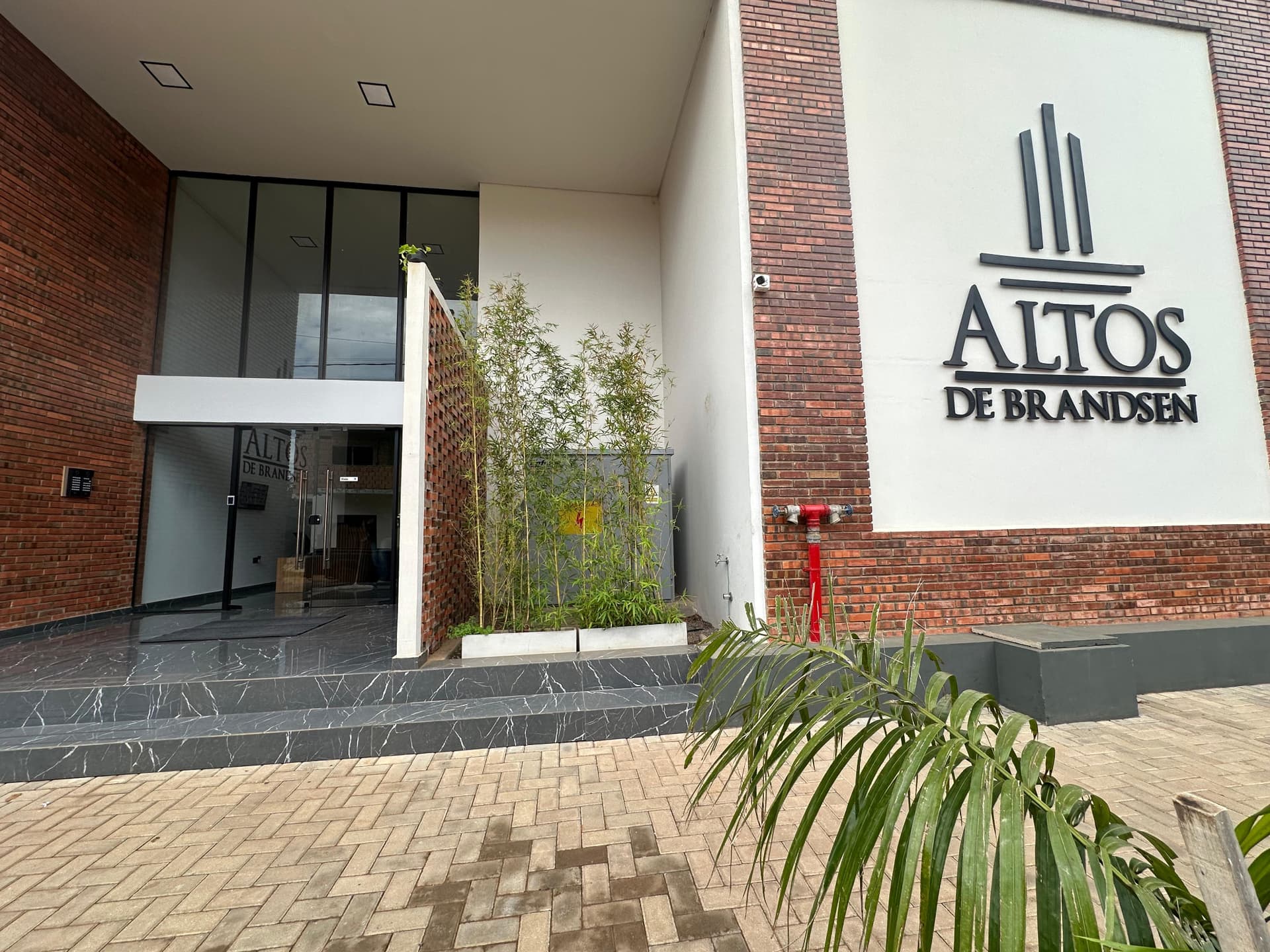 Alquilo Depto. De 2 Dormitorios Zona Shopping Pinedo