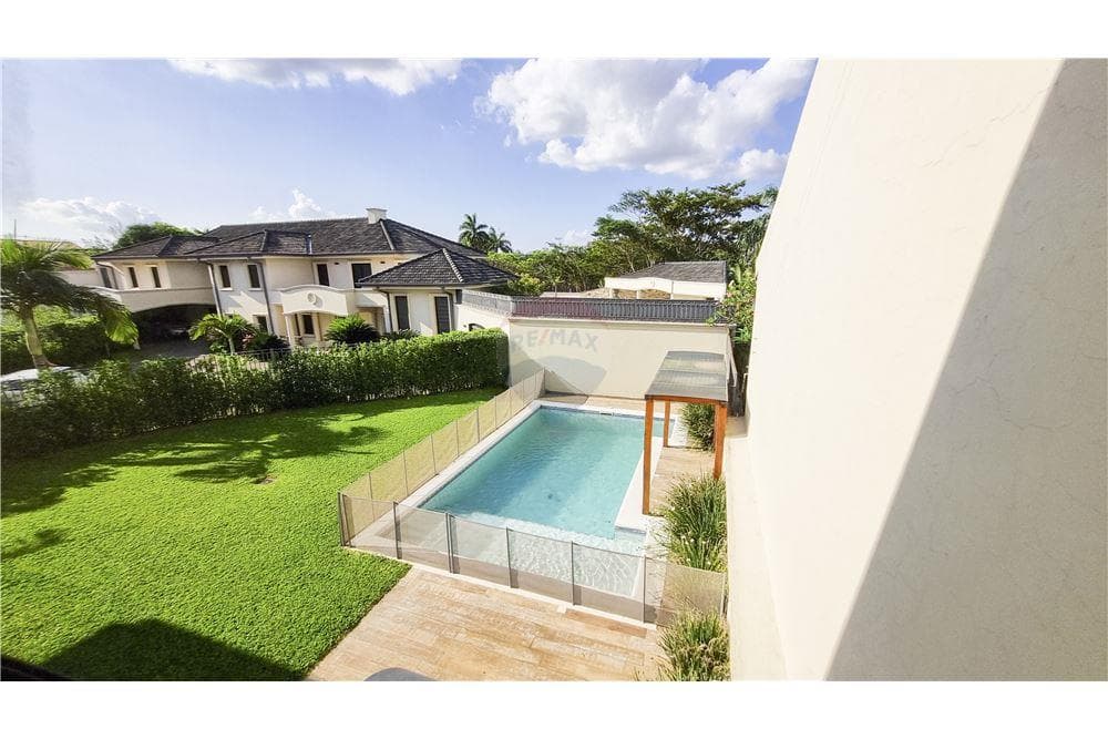 Residencia premium en barrio cerrado mburucuya, foto 2