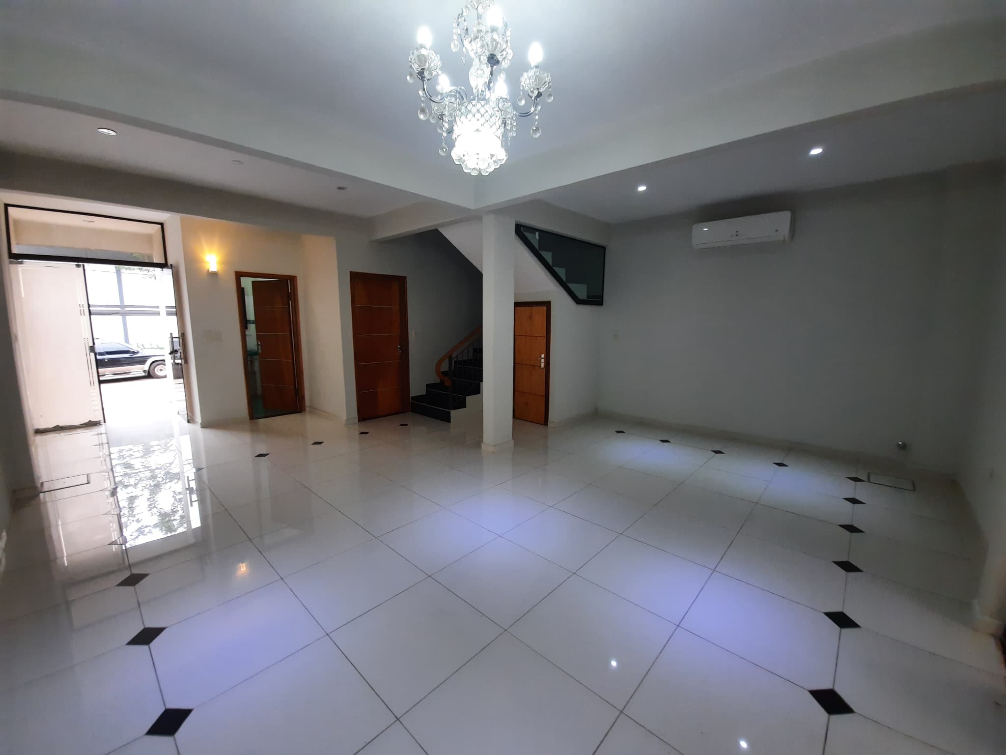 Hermoso duplex en venta, zona canal 13, lambare — foto 1