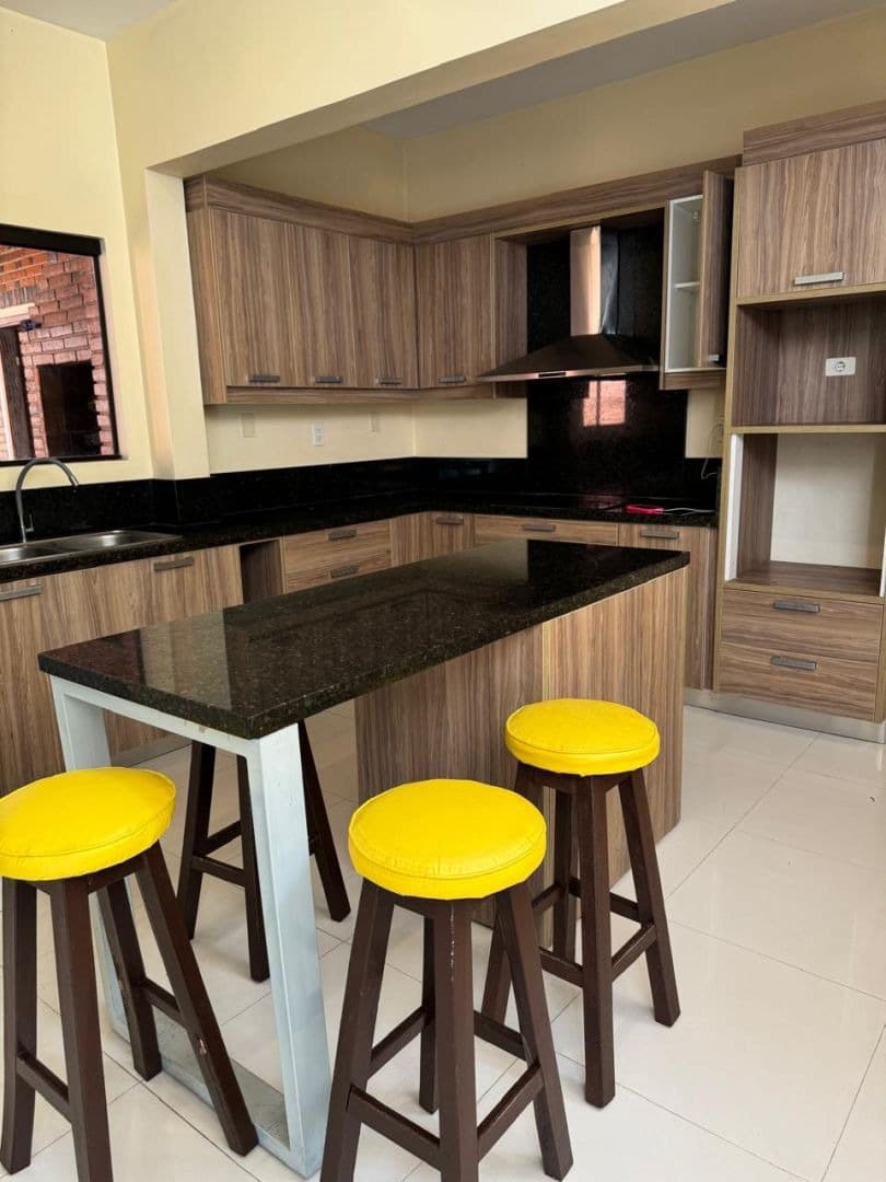 Amplia casa avda sta Trinidad — foto 2