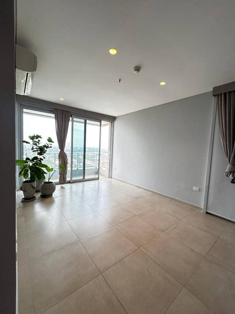 Amplio y moderno semipiso - edificio miranda ycua sati, foto 2
