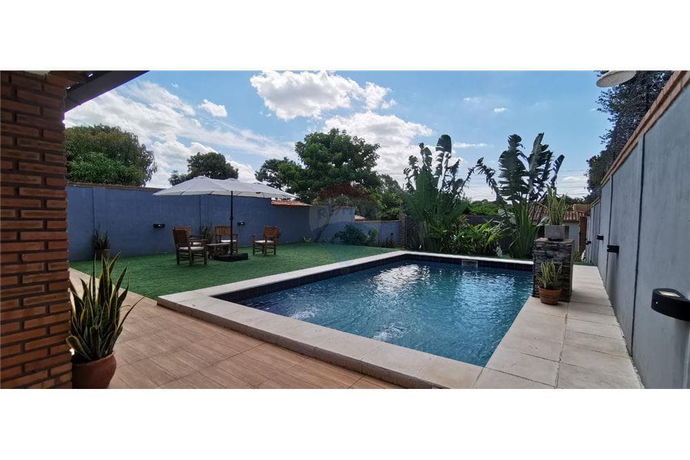 Hermosa Quinta Amurallada En Itauguá – Piscina Y Quincho Listos Para Disfrutar