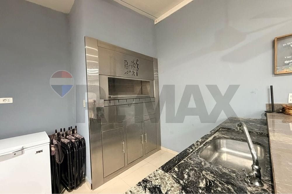 Casa con piscina lista para habitar, Mora Kue, Luque, foto 4
