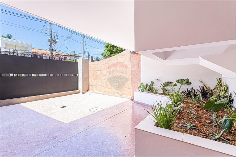 Amplia y cómoda residencia en Las Lomas — foto 3