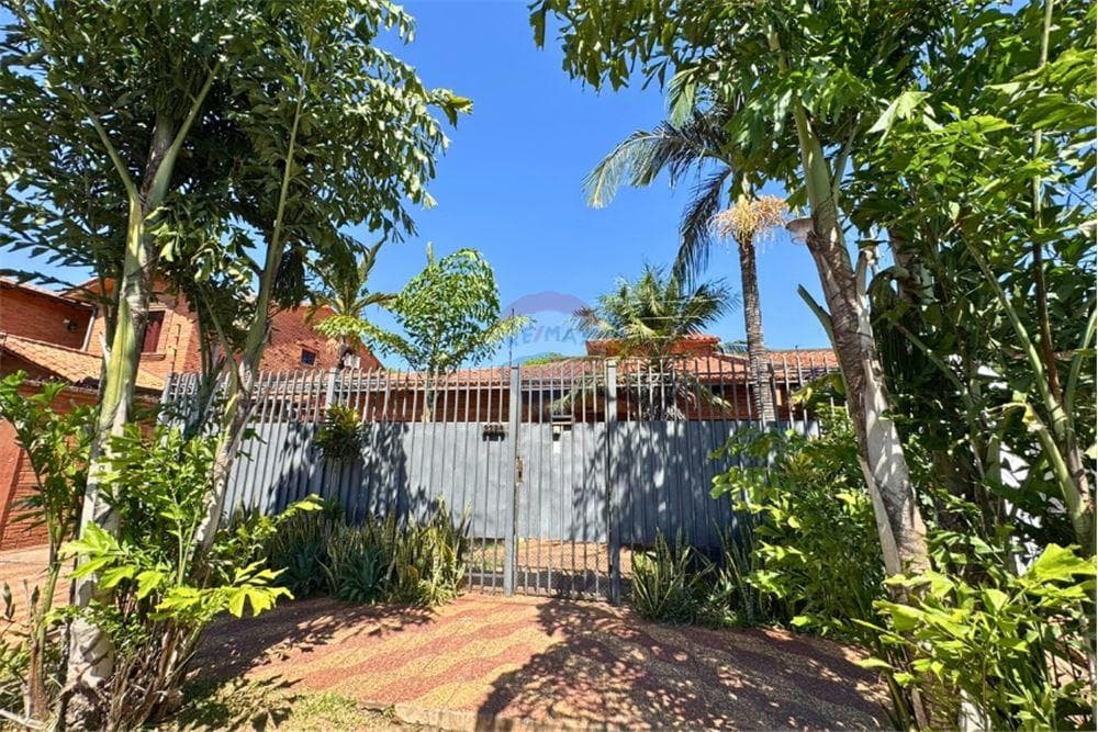 Vendo casa en el barrio de san jorge Asunción