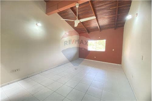 Departamento sobre Avda.Cacique Lambare, foto 5