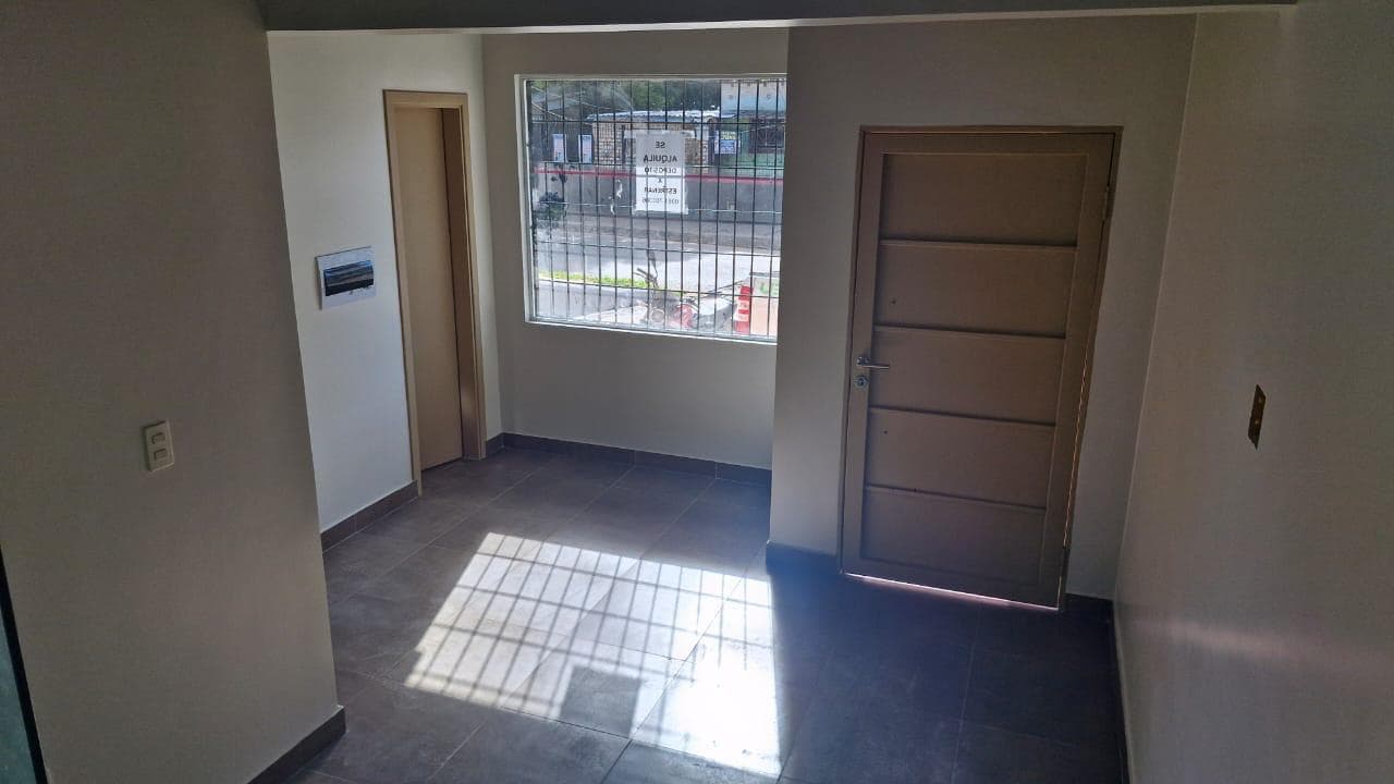 De depósito a estrenar de 240 m² en Luque, foto 4