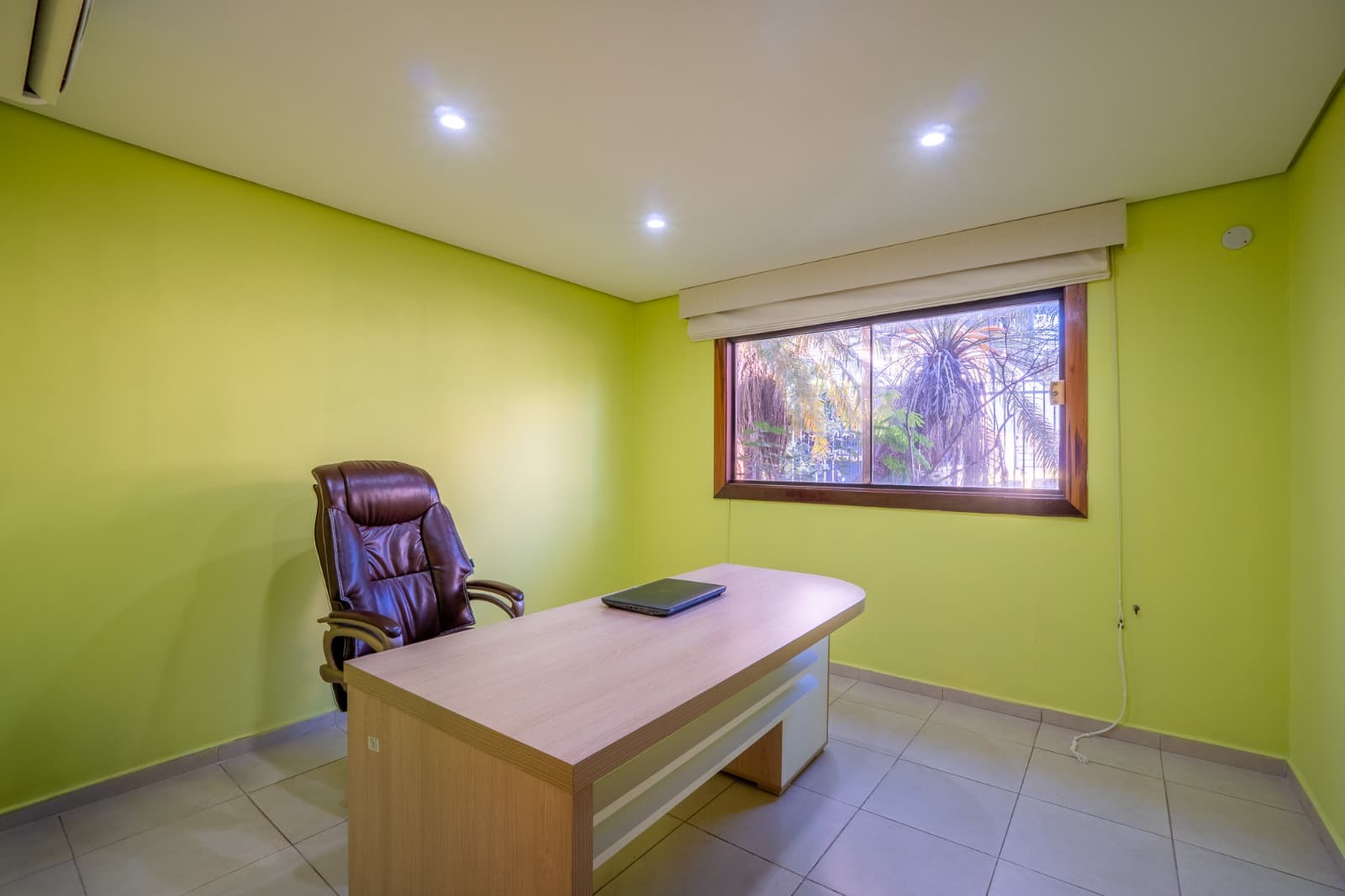 Residencia Amplia en Alquiler - Ideal para fines comerciales, foto 4