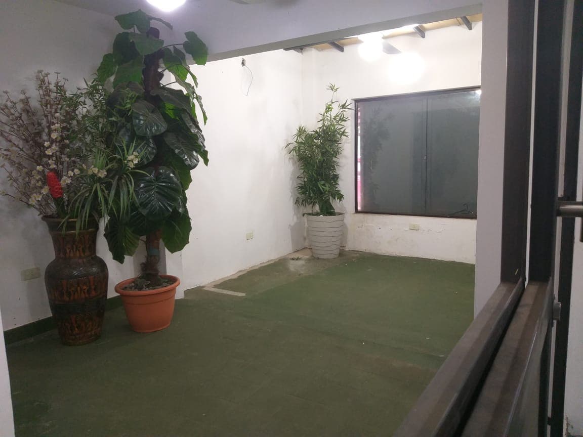 Edificio para oficina detras del hospital bautista, foto 2