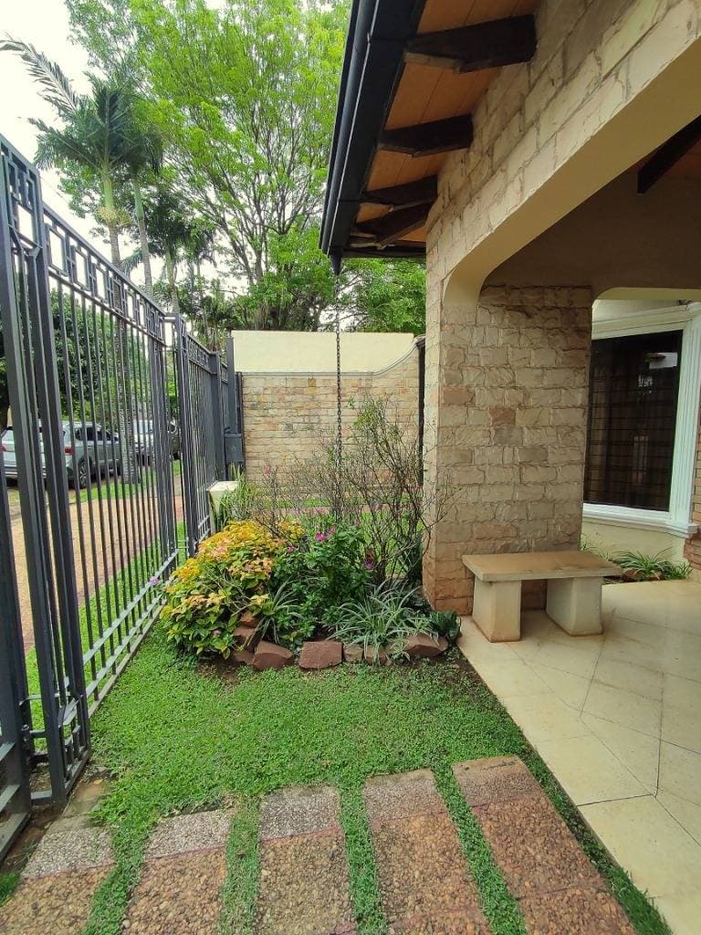 casa de 3 habitaciones en el barrio Villa Aurelia de Asunción, foto 2