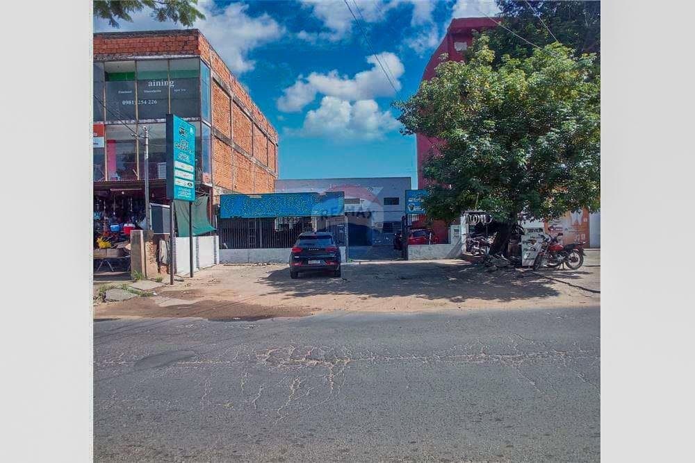 Alquilo amplio local comercial sobre artigas