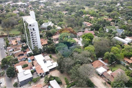 Exclusivo terreno en el barrio Mburukuja, foto 3