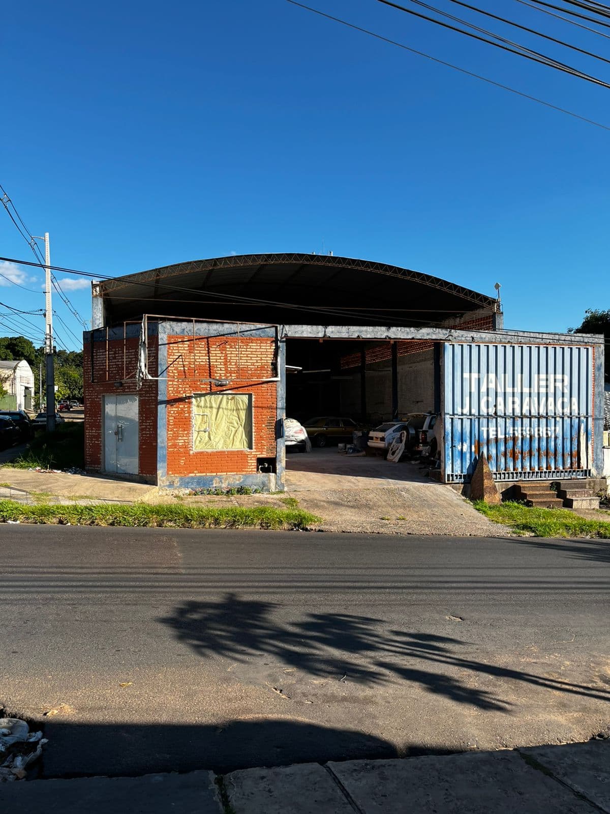 Deposito comercial en esquina en barrio panambireta, foto 2