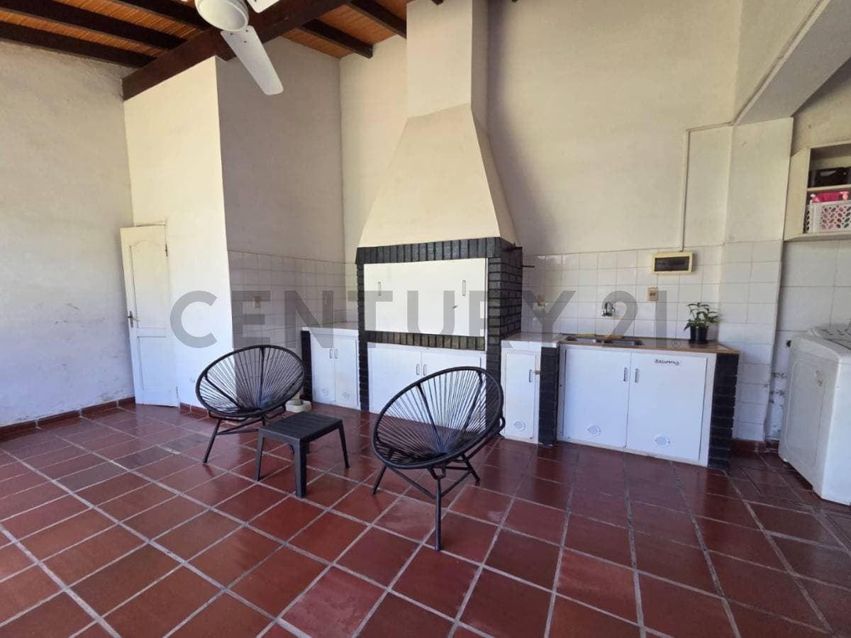 Amplia residencia en barrio mburucuya-asuncion, foto 2