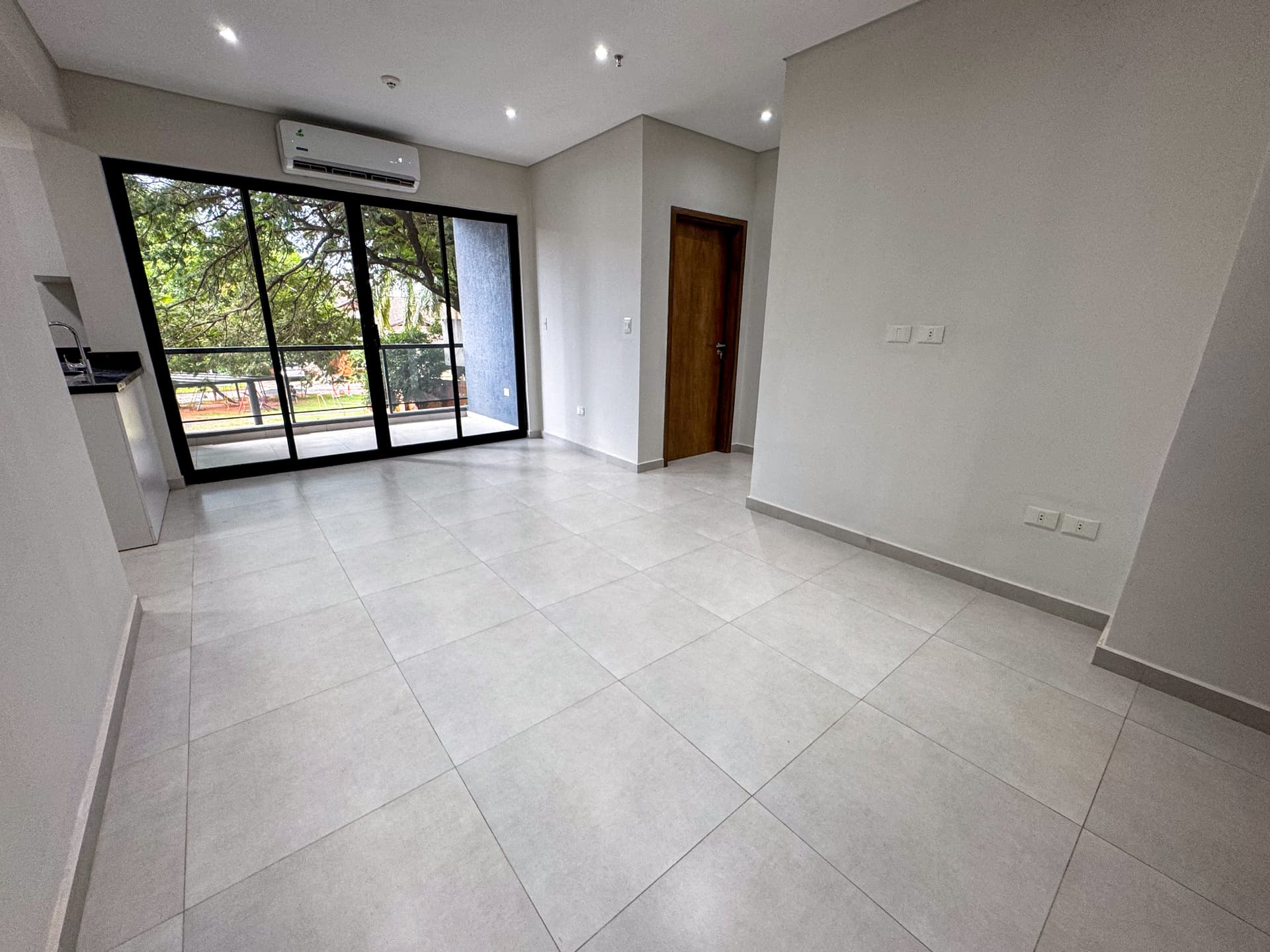 Departamento a estrenar. 2 dormitorios - Fernando de la Mora zona norte, foto 3