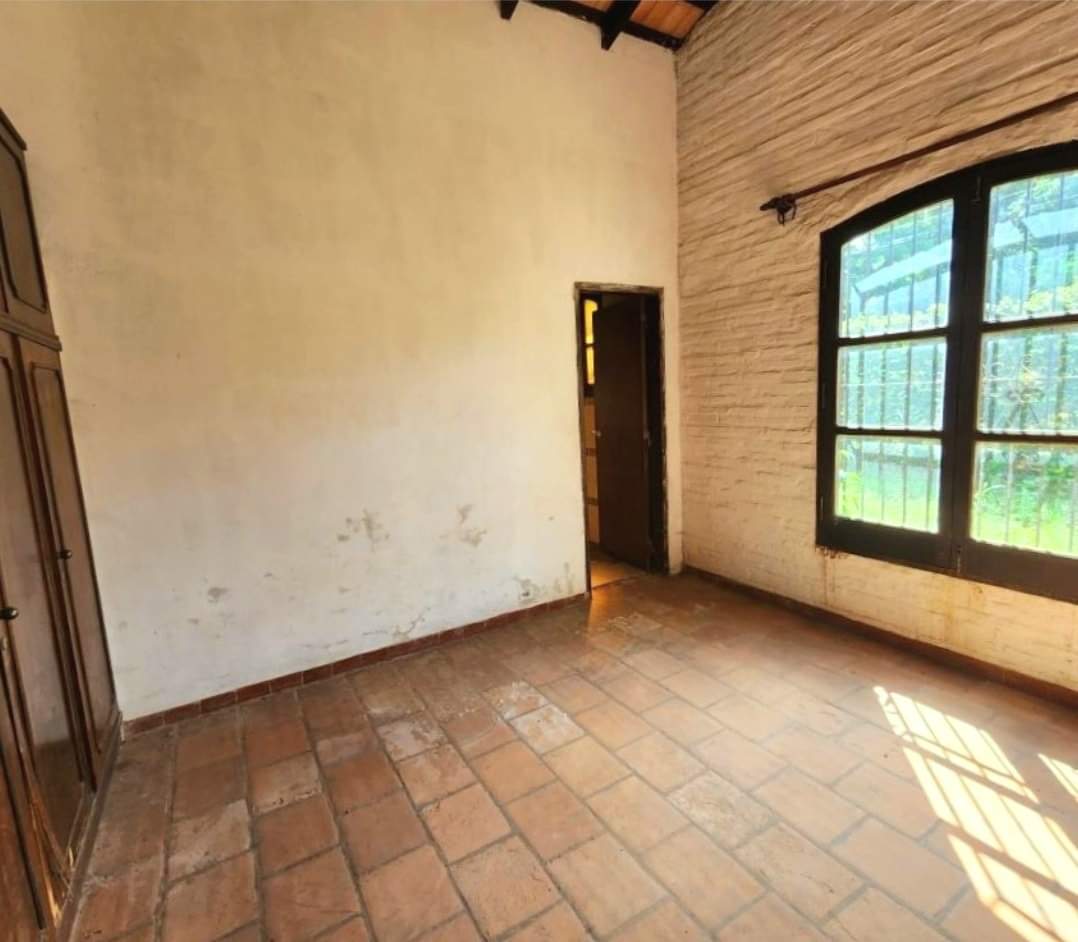 Amplia Casa Colonial Con Terreno De 1.158 M2 Zona Luque Aregua ‼️, foto 4