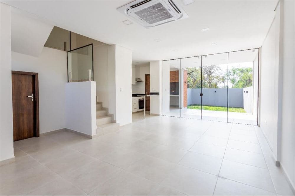 Moderno Duplex de 3 dorm en Loma Merlo, Luque, foto 2