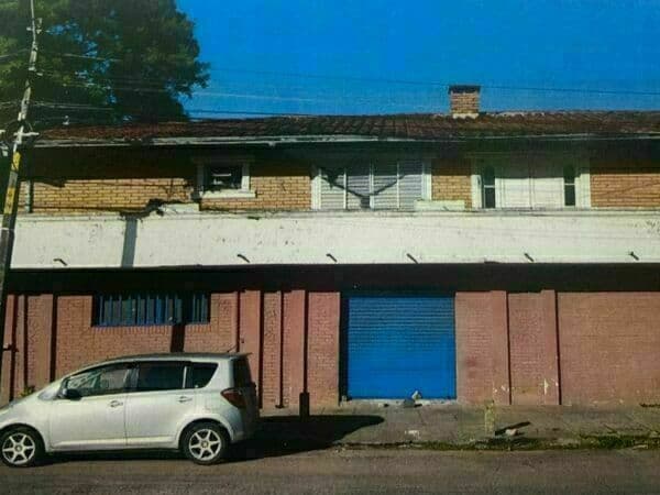 Vendo propiedad de 400 m2 en esquina estratégica s/ av. Artigas