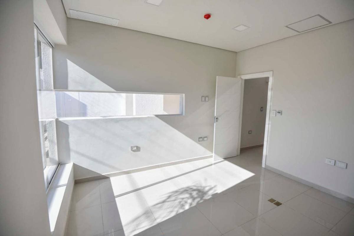 ¡EN ALQUILER! Casa de 4 dormitorios - Zona CIT/Colegio Trinity, foto 4