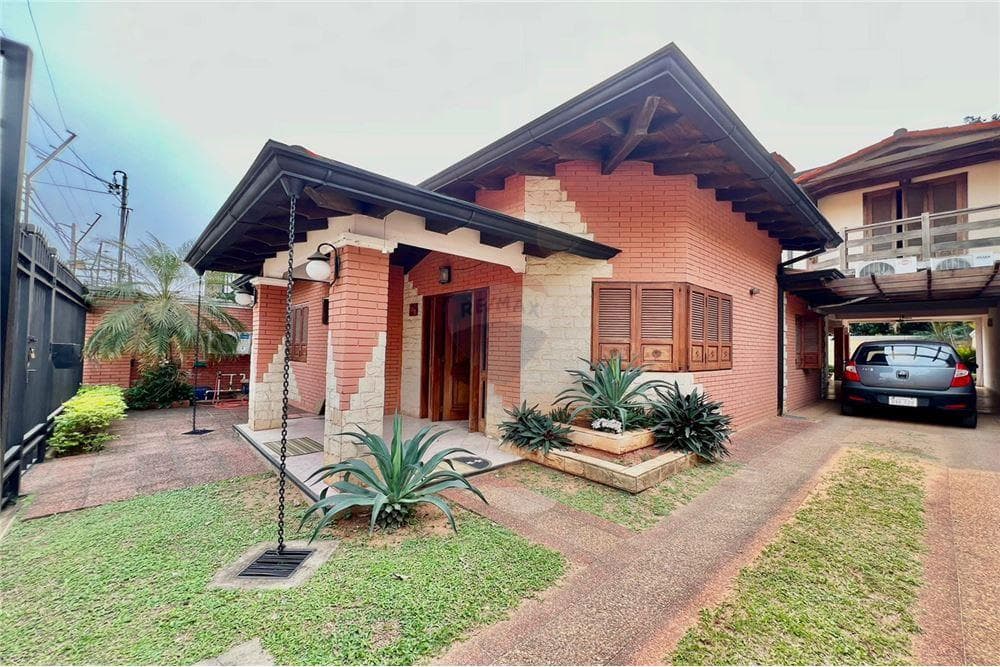 Hermosa casa en Fernando de la Mora-norte, foto 3
