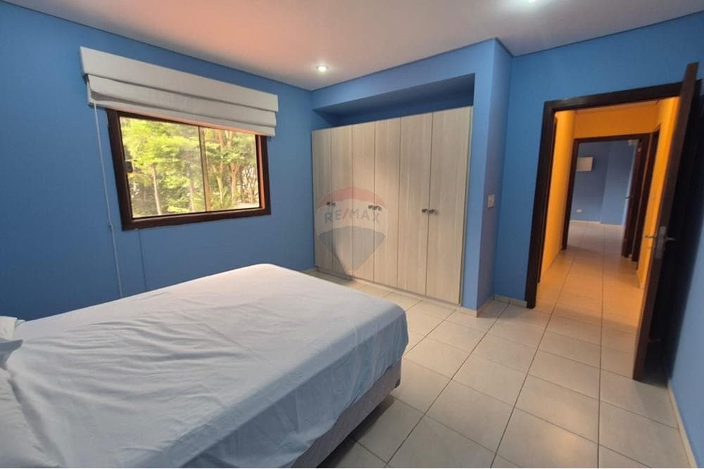 Residencia de 4 dormitorios en Las Lomas, foto 3