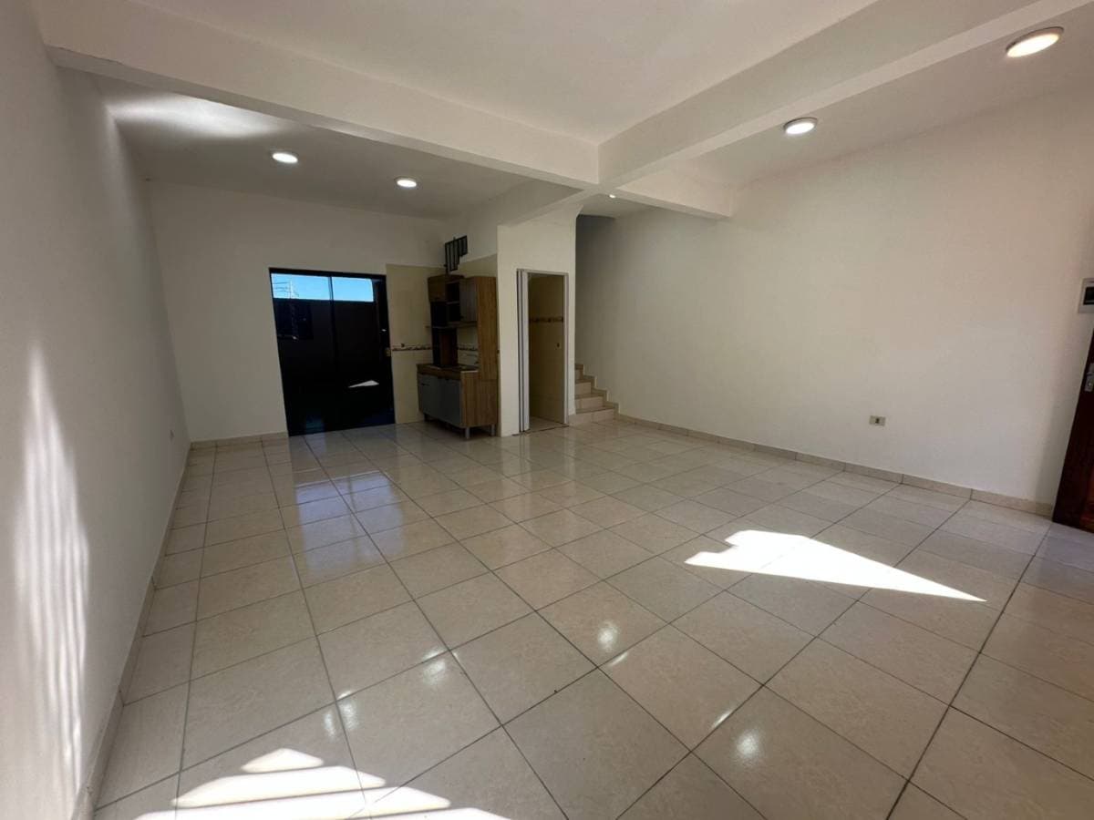 Duplex de 2 habitaciones, barrio san carlos, Ñemby — foto 3