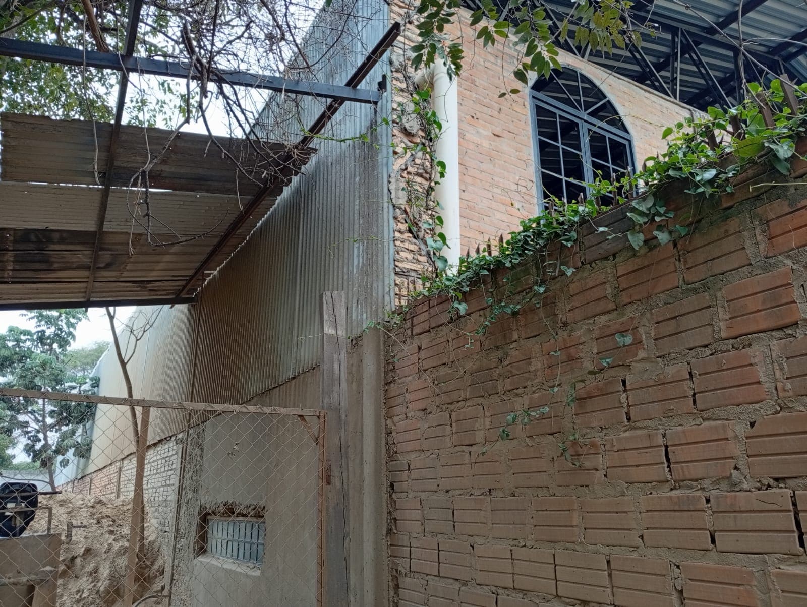 Tinglado En Ñemby A 6 Cuadras De Acceso Sur – Con Oficinas Y Energ. Trifásica — foto 5