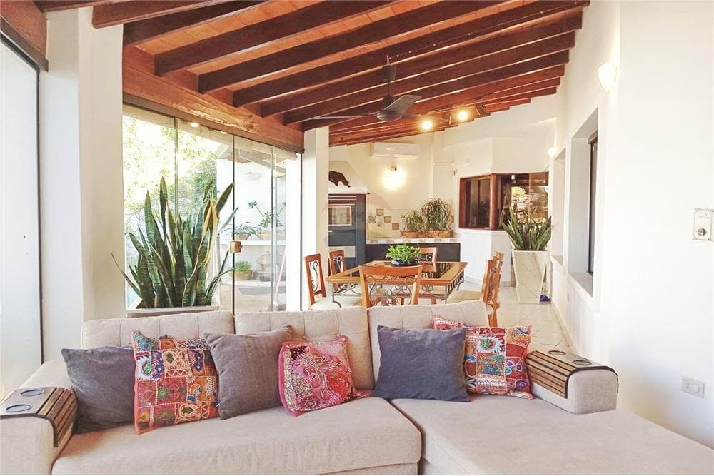 Casa a una cuadra de mariscal lopez y españa zona centenario, foto 5