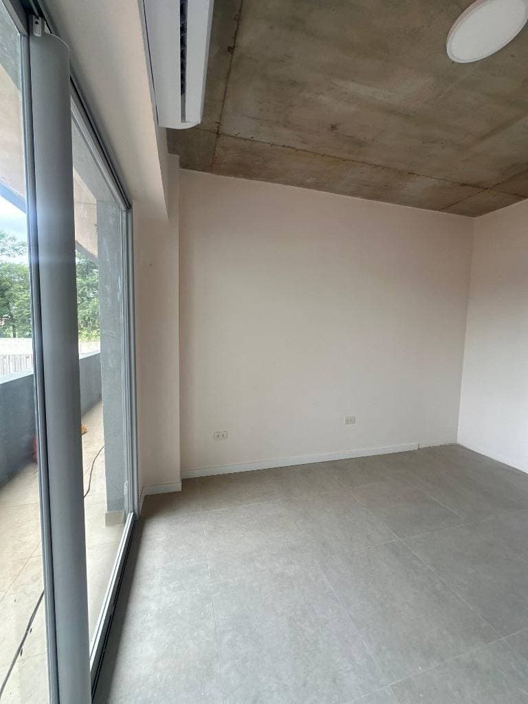 Departamento de un dormitorio con cochera en terrazas de laurelty, foto 5