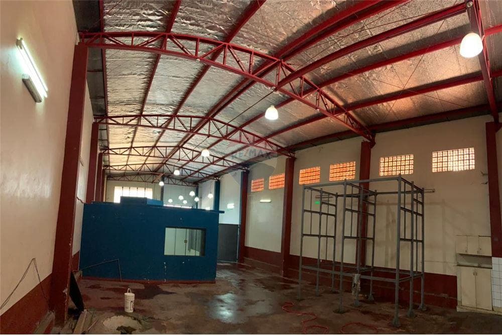 Local comercial con depósito en San Lorenzo, foto 1