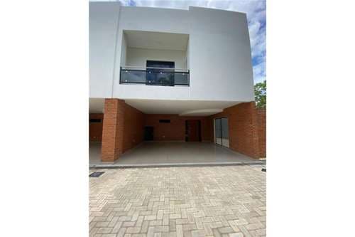 Duplex en Luque, foto 1