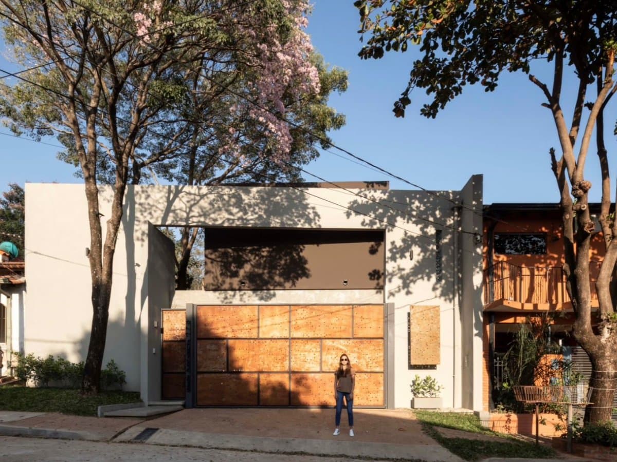 Exclusiva residencia en alquiler en mburucuya