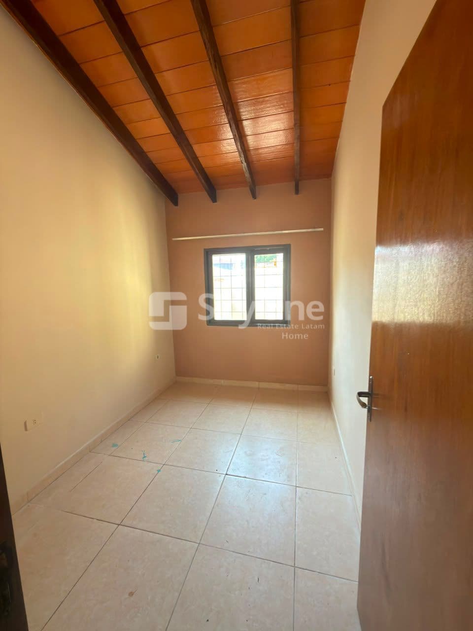 Casa De Tres Dormitorios En Sajonia — foto 2