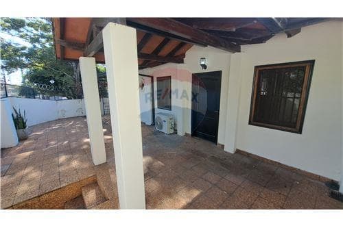 Casa-Venta-PY Asunción Bernardino Caballero Bernardino Caballero 811 casi Celsa…, foto 2