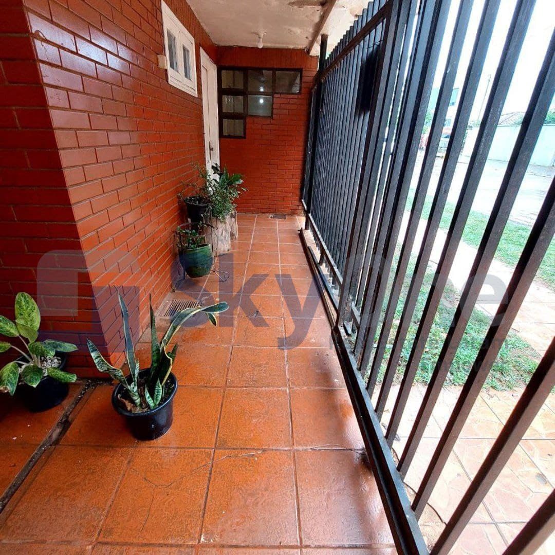 En esquna casa exelente ubicacion — foto 4
