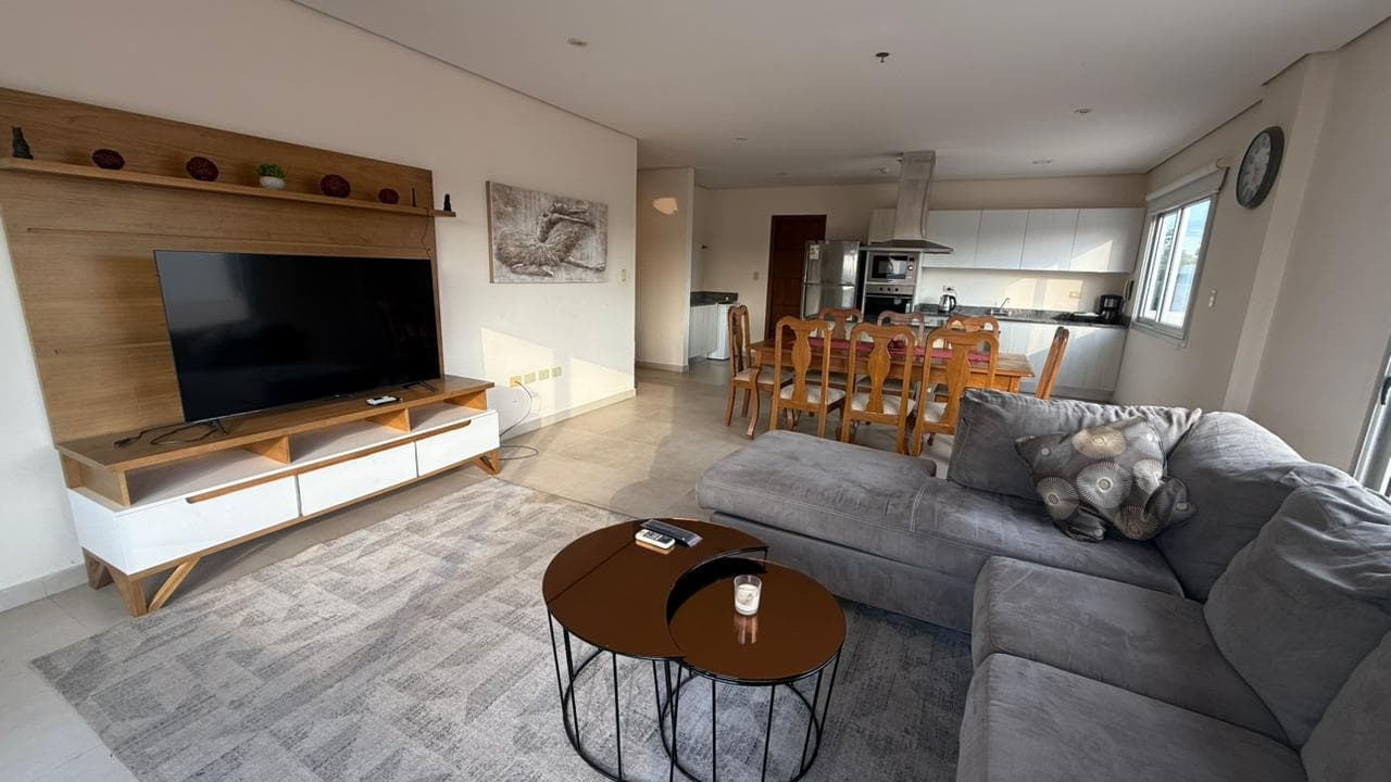EN ALQUILER – Departamento Amoblado en Edificio Carmelitas - 190m2, foto 1