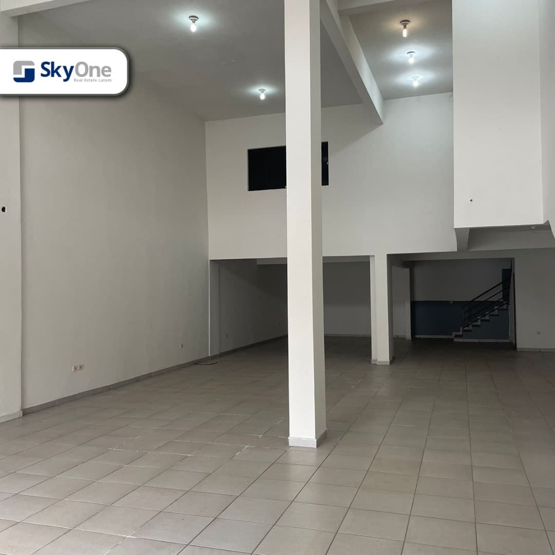 Salón comercial en Ciudad del Este km 4, foto 3
