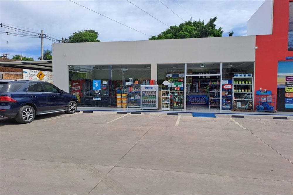 Salon comercial en estación de servicios, foto 2