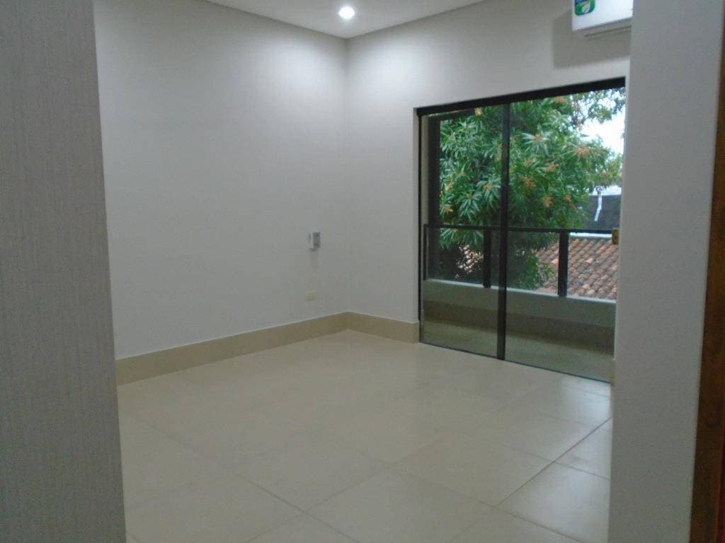 Casa pareada en Lambaré, foto 5