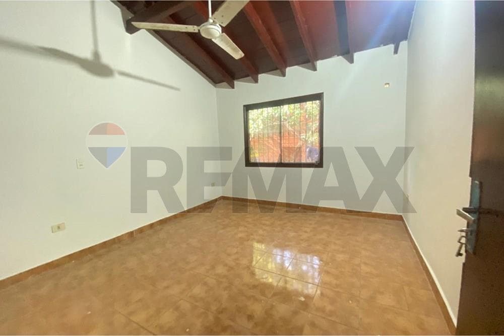 Casa - Alquiler - Fernando de la Mora, Paraguay, foto 2
