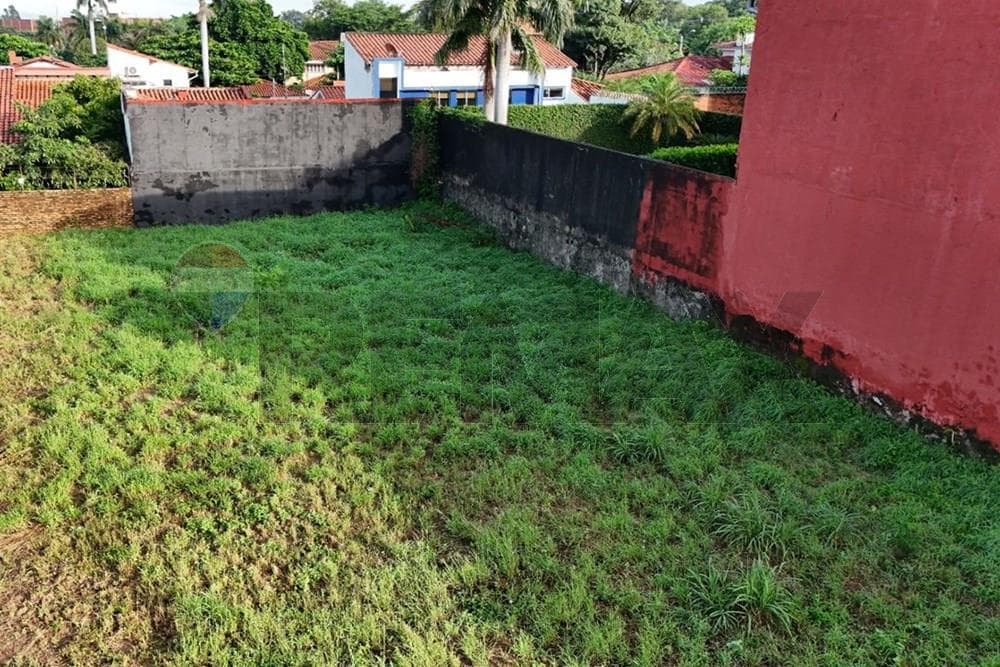 Amplio terreno Sobre la calle Pizarro, foto 4