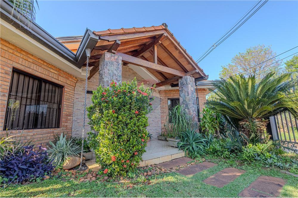 Hermosa Residencia en Esquina - Lambaré, foto 5