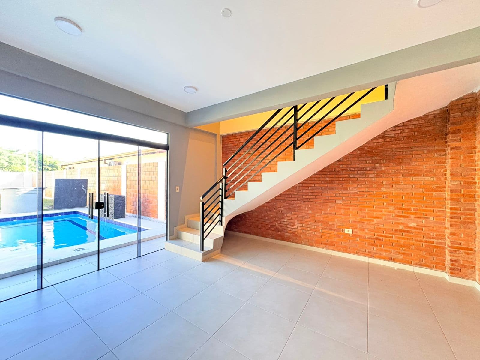 Casa con piscina a estrenar en Mariano R. Alonso — foto 4