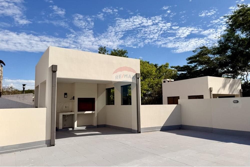 Triplex en lambare barrio felicidad, foto 5